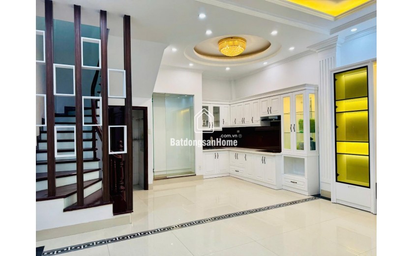 Bán nhà đẹp Việt Hưng - Lô góc - Ga ra thang máy - 6 tầng 8.9 tỷ (Thương lượng)